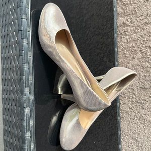 Comfort plus like new gold snake looking skin heels